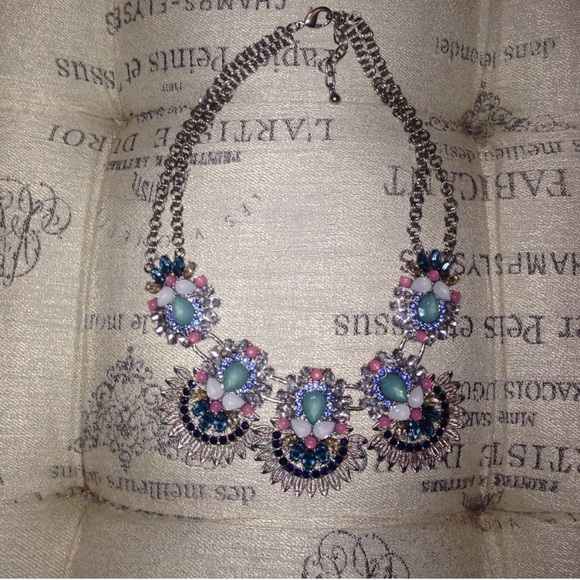 💎 Stunning Statement Necklace 💎 - Picture 1 of 7